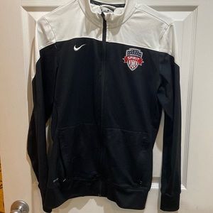 Nike zip up. Washington spirit logo ironed on left chest.